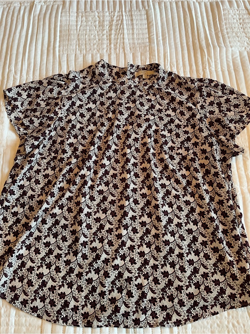 LOFT Floral High-Neck Cap Sleeve Top Women’s size 22 EUC